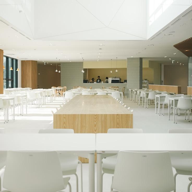 Casual restaurant with booth seating